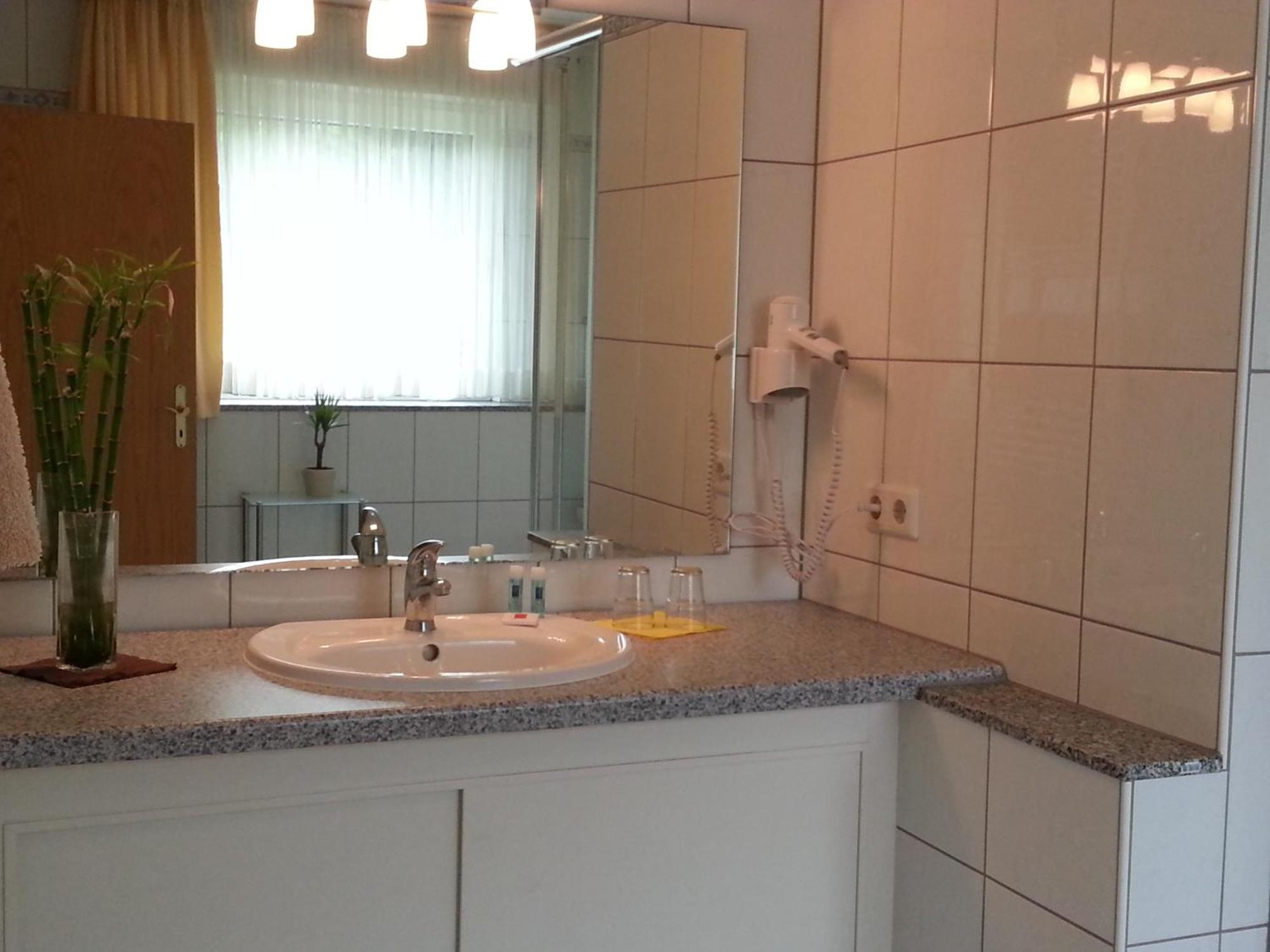 Apartmenthaus Sonnen Дюселдорф Стая снимка